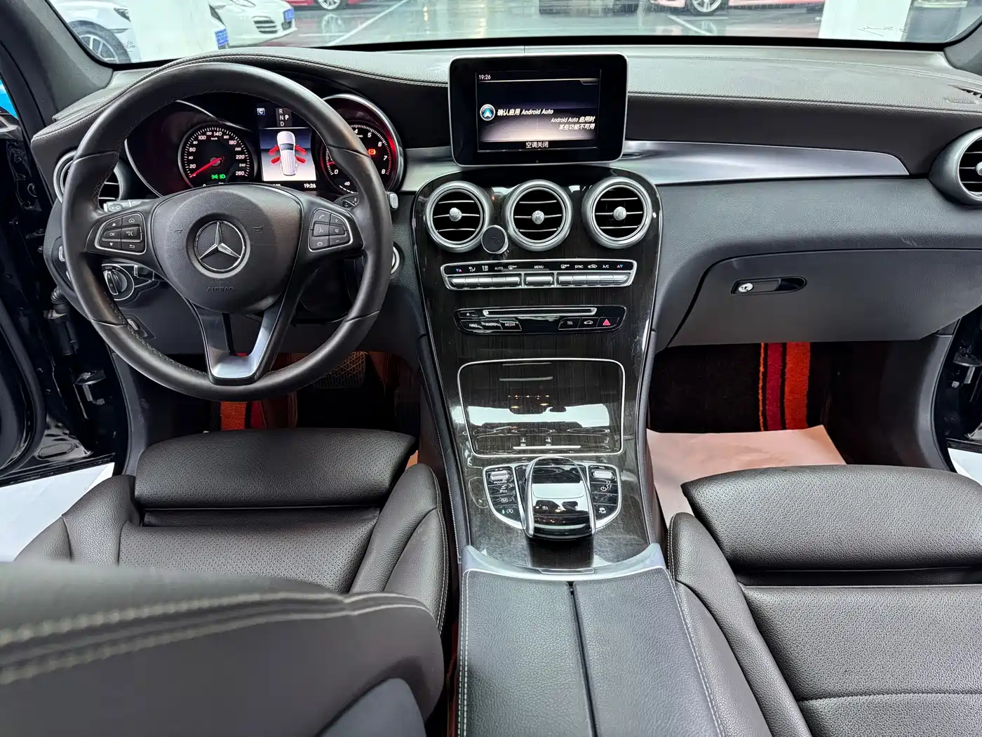 Mercedes-Benz GLC 2018 GLC 260 4MATIC Dynamic фото 11