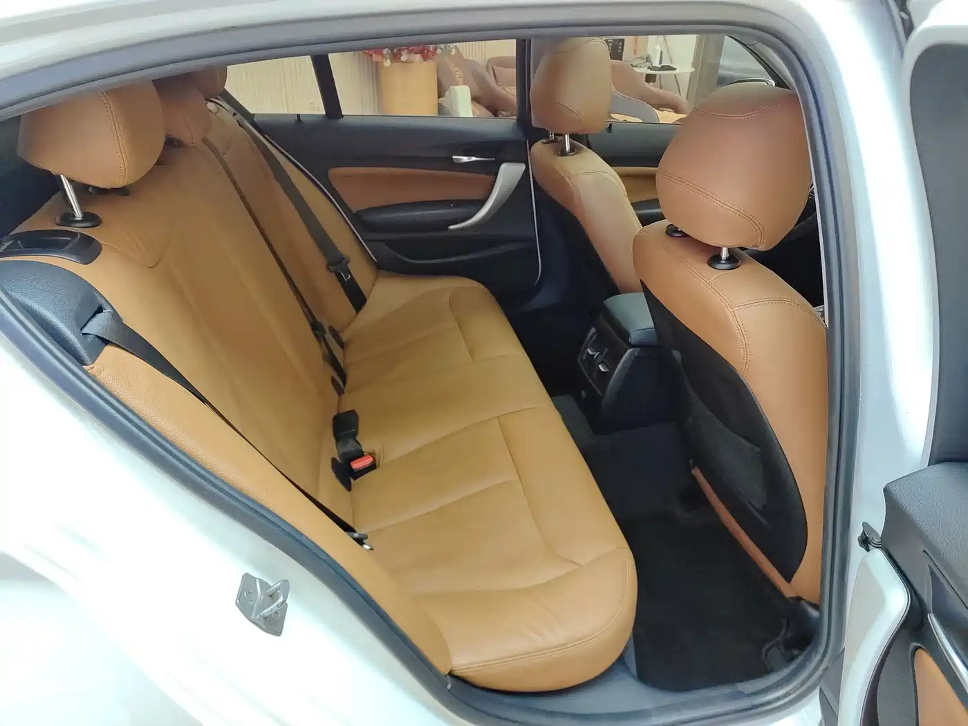 BMW 1 Series (Import) 2016 120i Leading Model фото 17