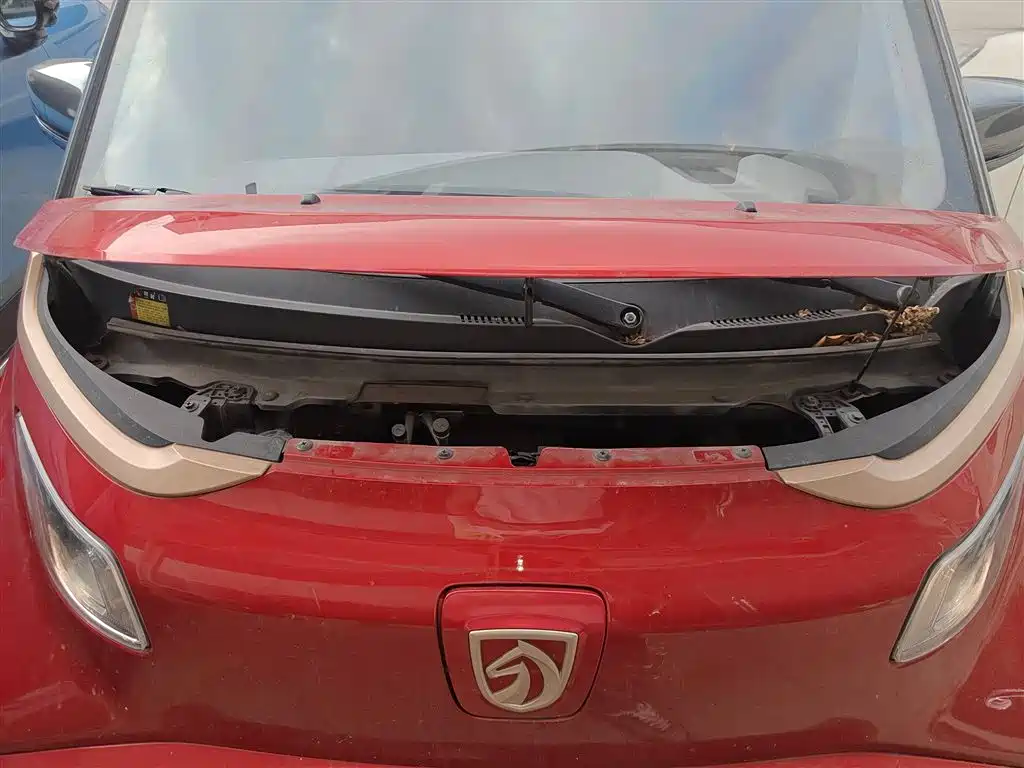 BAOJUN E200