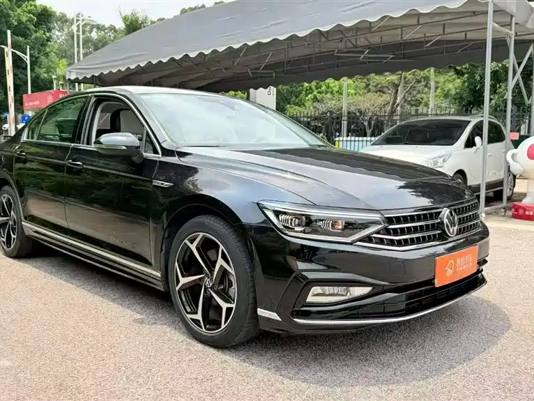 Volkswagen Magotan 2023 Model 2 Million Commemorative Edition 330TSI DSG Luxury фото 3