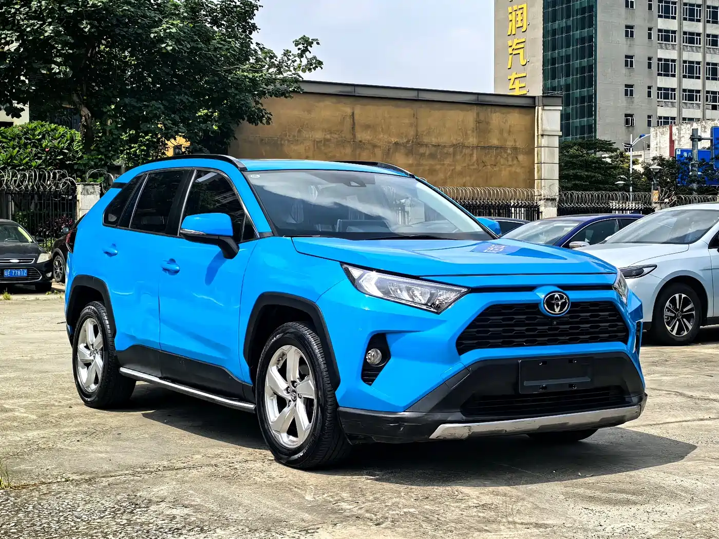 Toyota RAV4 Rongfang 2020 2.0L CVT 2WD Trend Edition фото 3