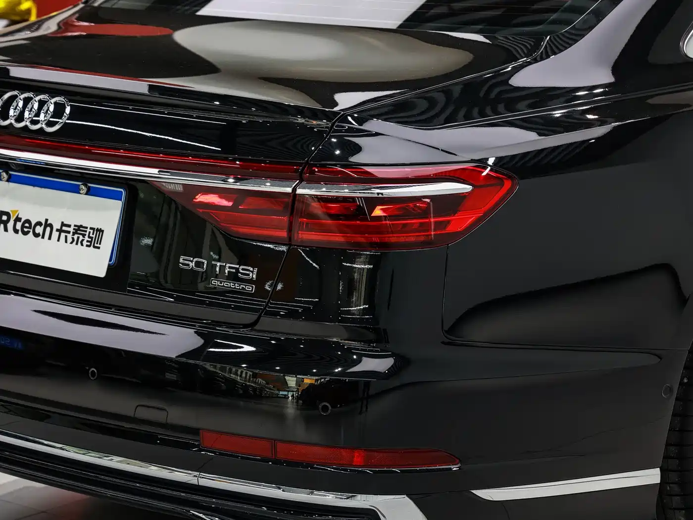 Photo 9 - Audi A8