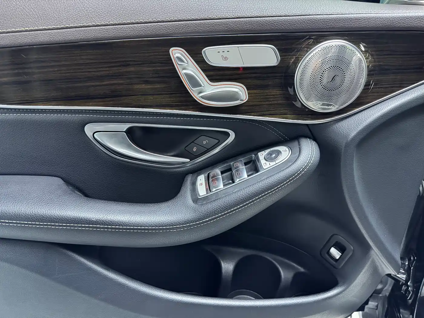 Mercedes-Benz GLC 2018 GLC 260 4MATIC Dynamic фото 5