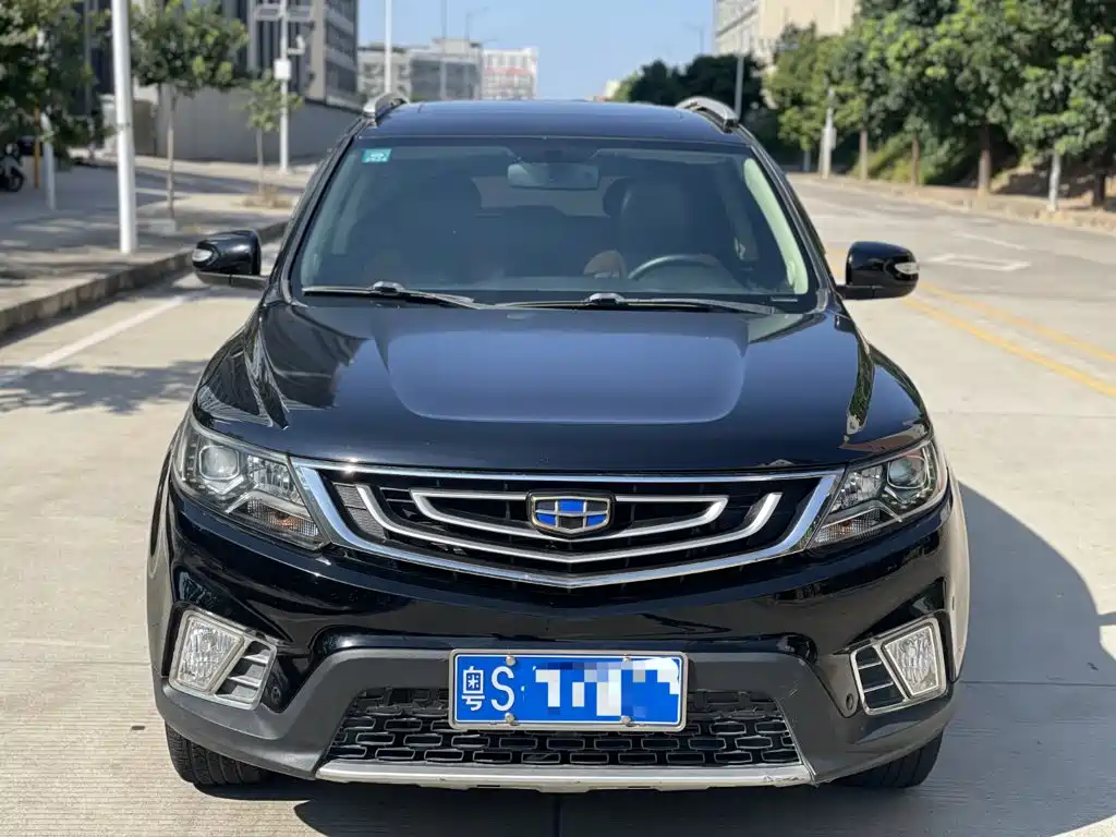 Фото 12 - Geely Emgrand X6