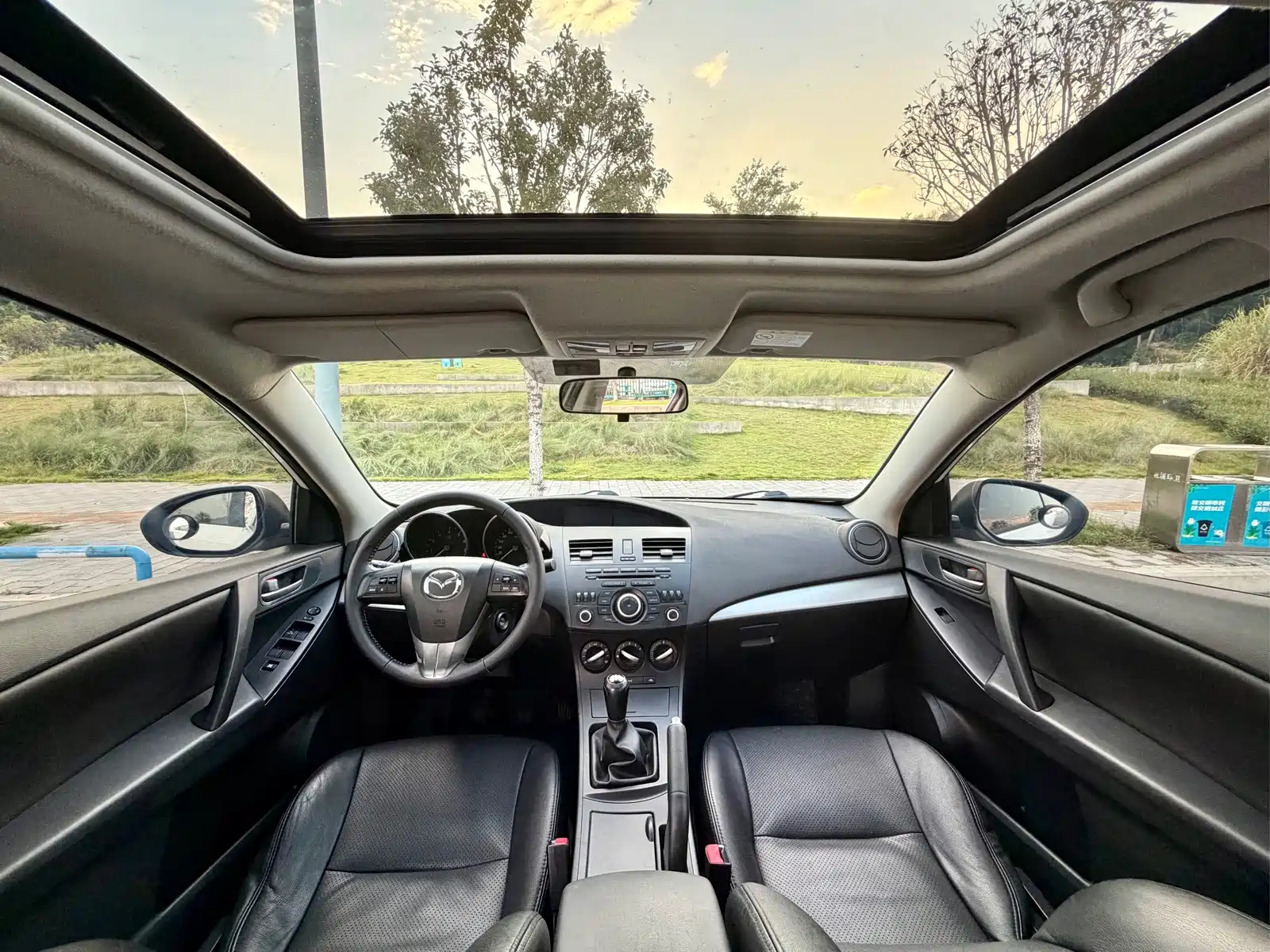 صورة 23 - Mazda Mazda3 Axela