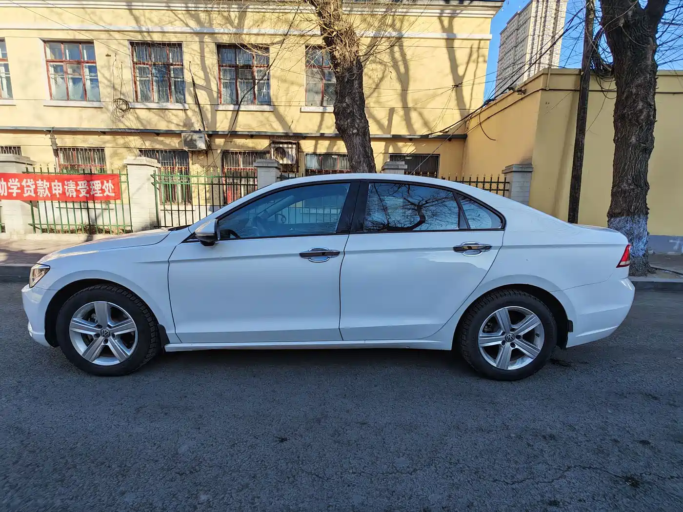 Volkswagen Lamando 2017 230TSI DSG Trend Edition фото 7