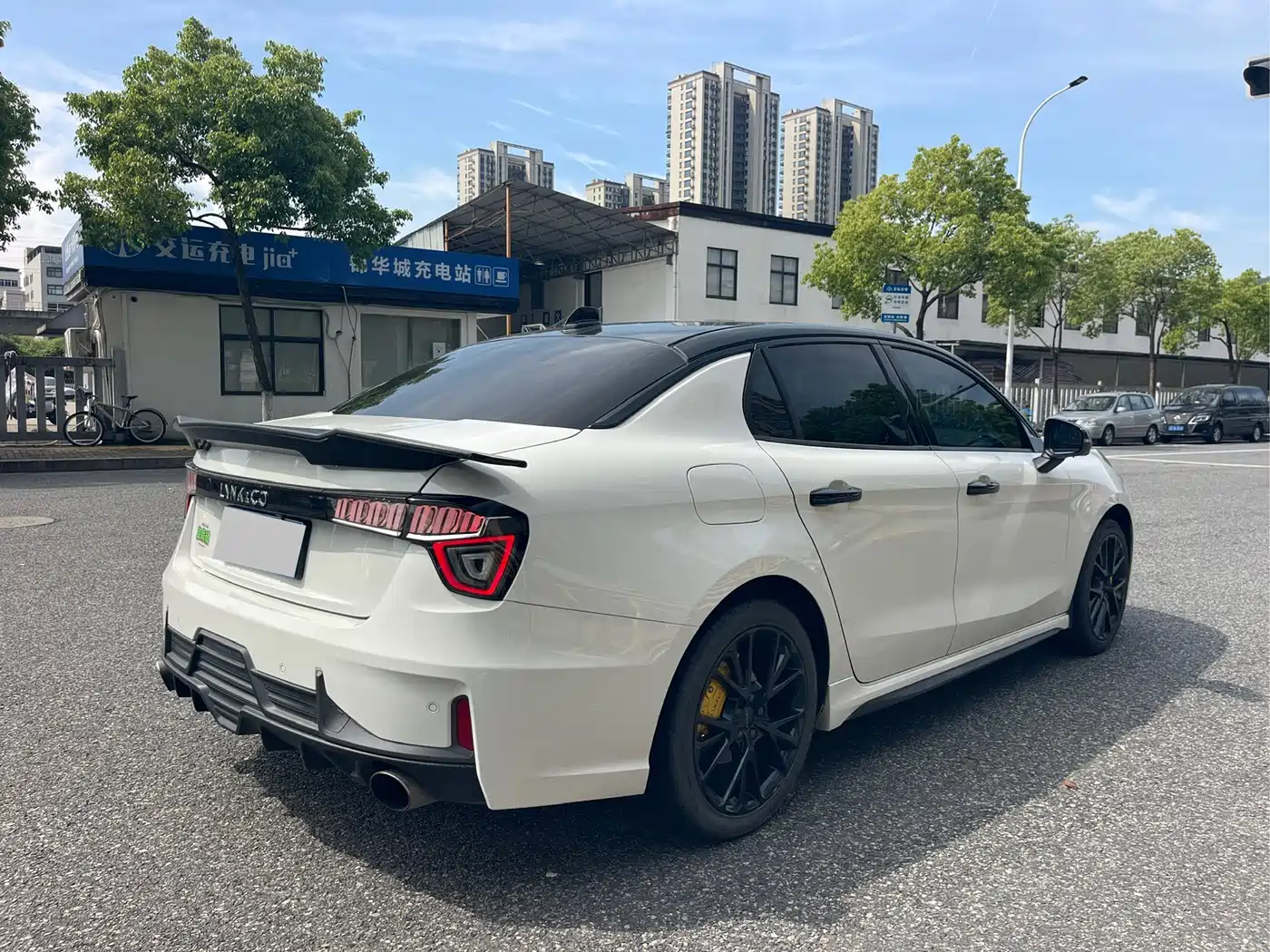 Lynk & Co 03 2021 1.5TD DCT Jin Champion Edition фото 20