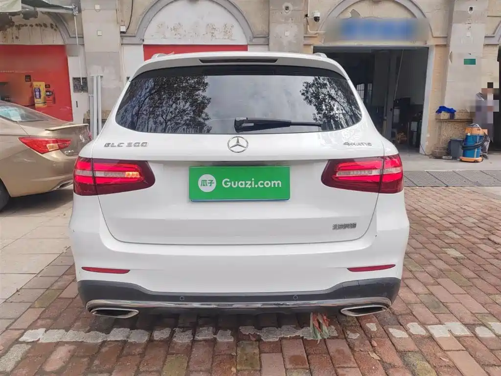 Mercedes-Benz GLC 2017 GLC 300 4MATIC Dynamic фото 4