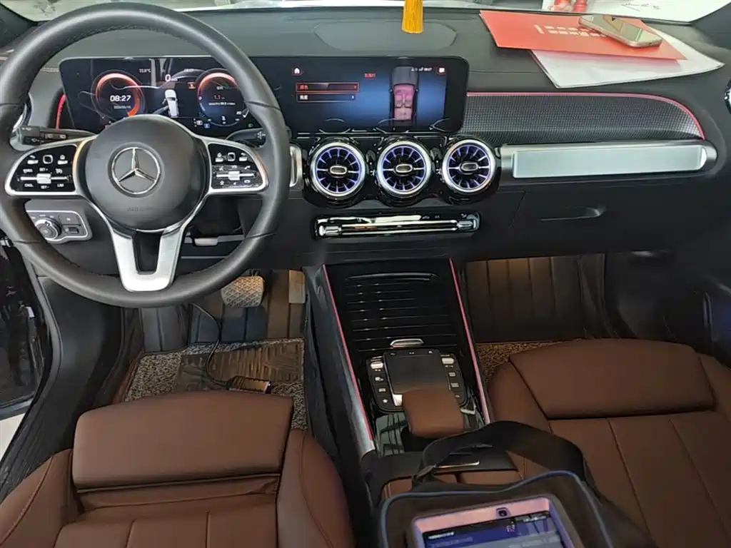 MERCEDES-BENZ GLB