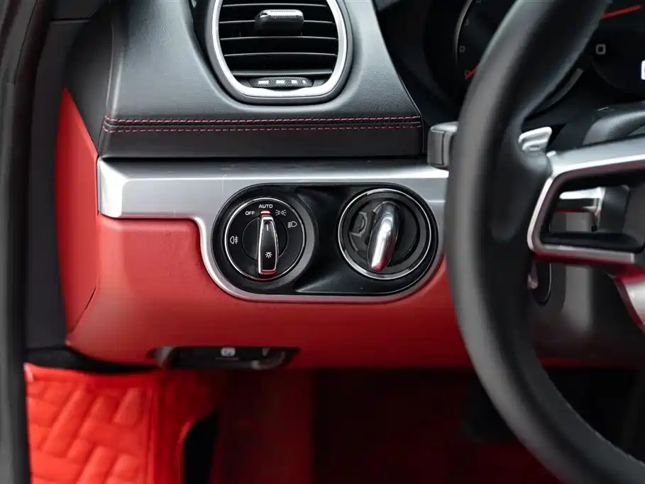 Porsche 718 2018 Cayman 2.0T фото 12