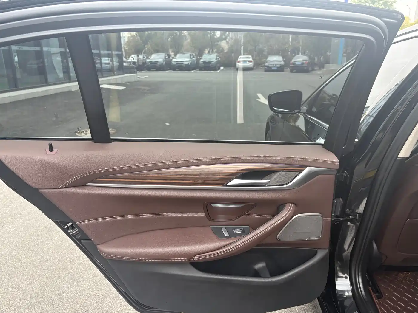 BMW 5 Series 2023 530Li Leading Luxury Package фото 9