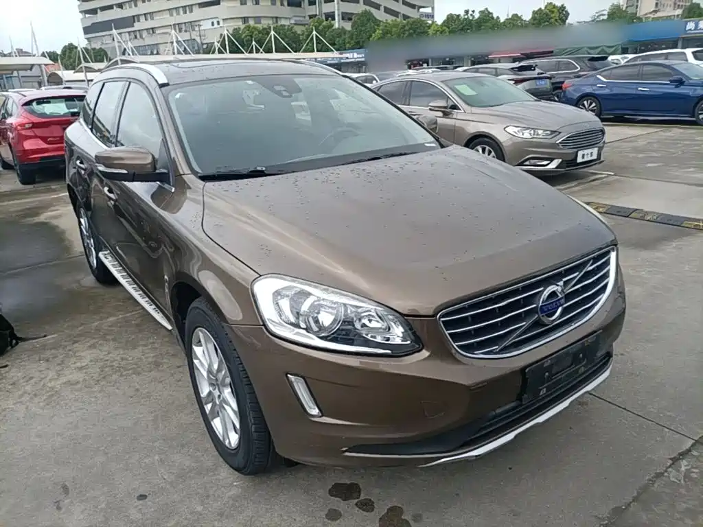 Фото 4 - Volvo XC60