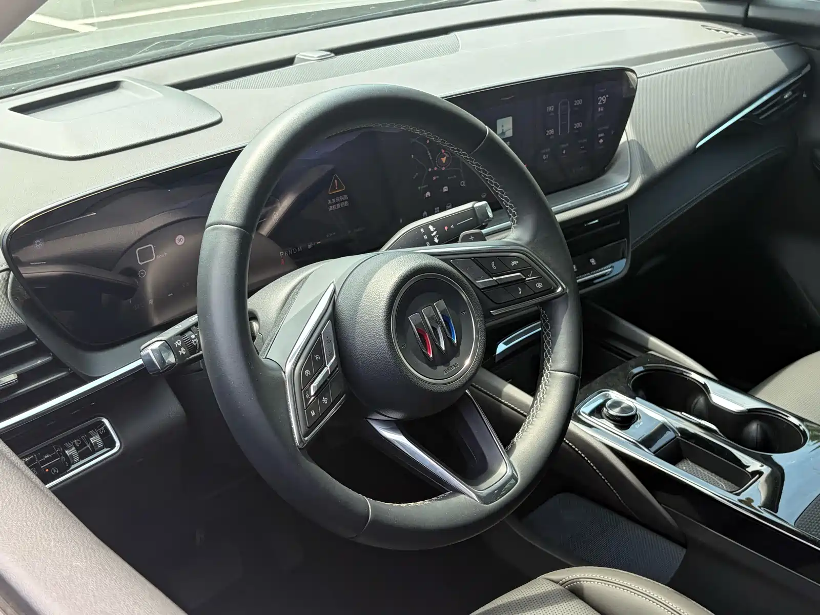 Photo 12 - Buick Envision S