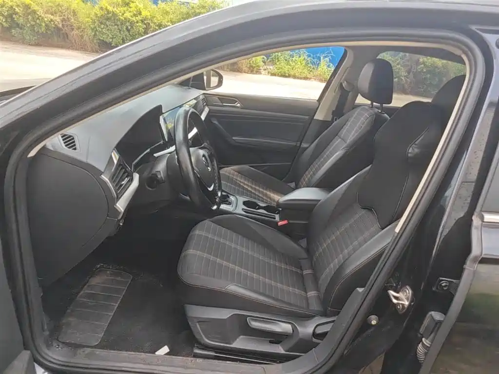 Volkswagen Lavida 2021 1.5L Automatic Vision Edition фото 15