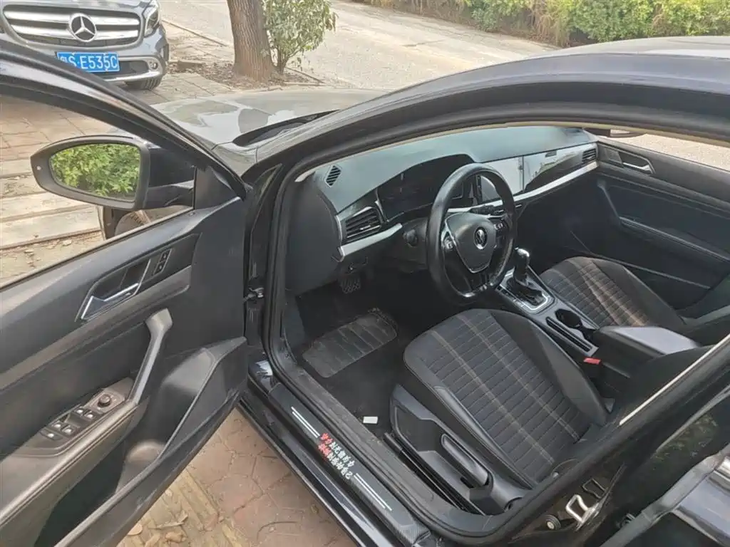 Volkswagen Lavida 2021 1.5L Automatic Vision Edition фото 16