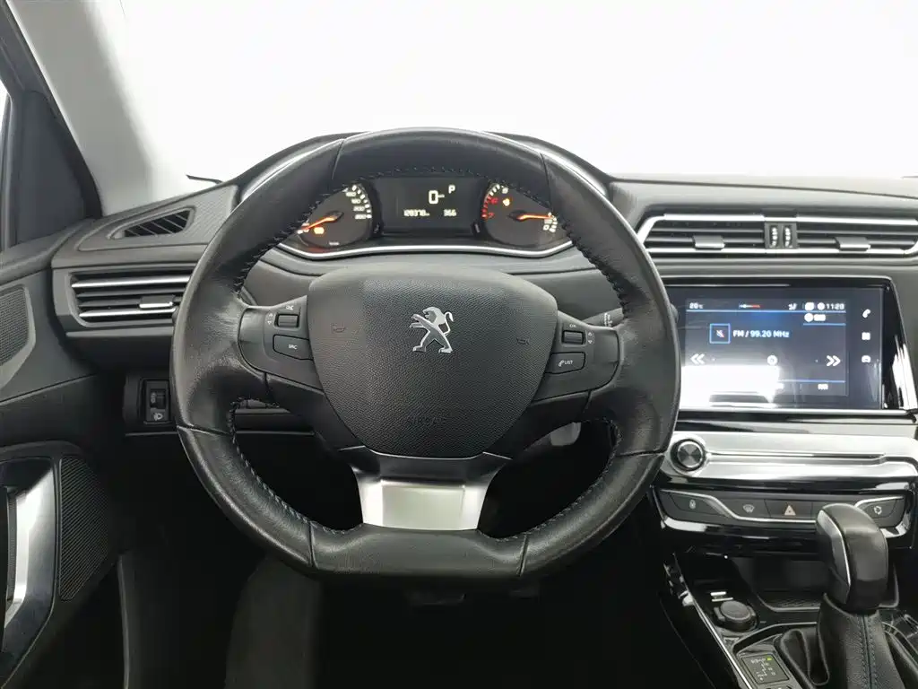 Peugeot 308 2016 1.6L Automatic Luxury фото 11