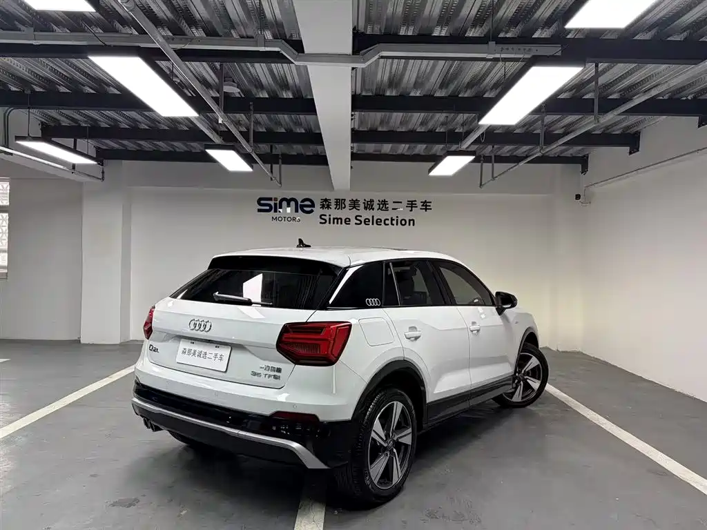 Audi Q2L 2020 35 TFSI Fashion Elegance Model фото 4