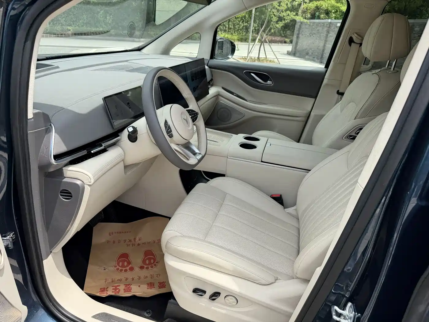 Voyah Auto Voyah Dreamer 2025 PHEV AWD Flagship Kunpeng Edition фото 4