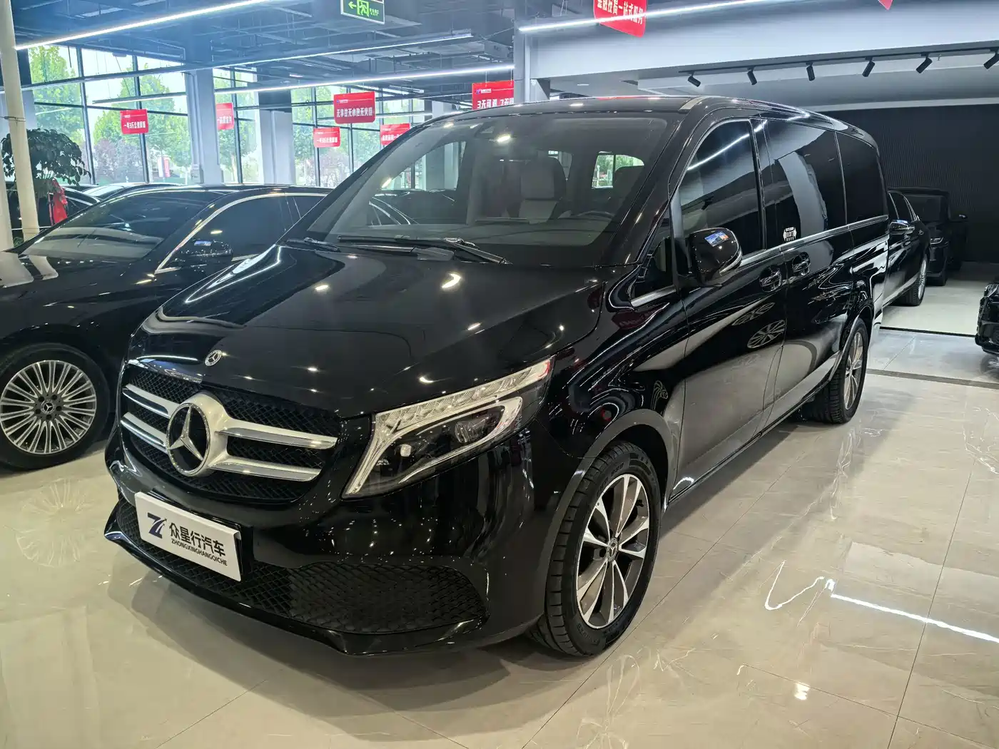 Mercedes-Benz V-Class 2020 V 260 Navigator Edition