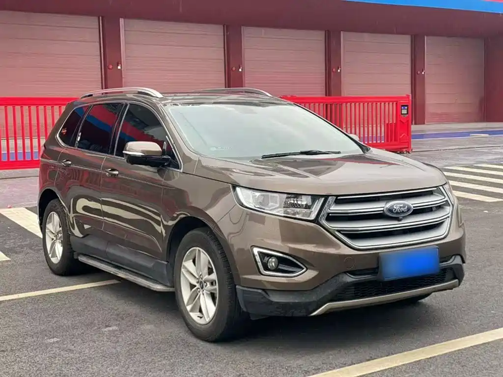 Фото 22 - Ford Edge
