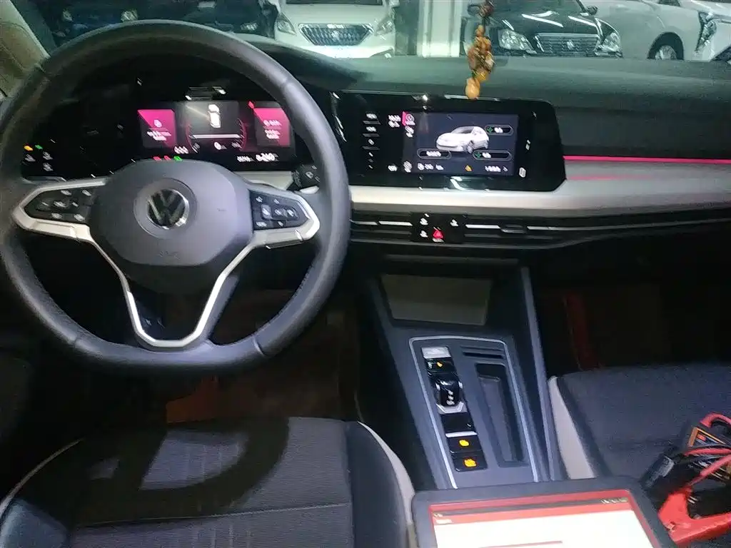 Volkswagen Golf 2023 Facelift 280TSI DSG Pro фото 3