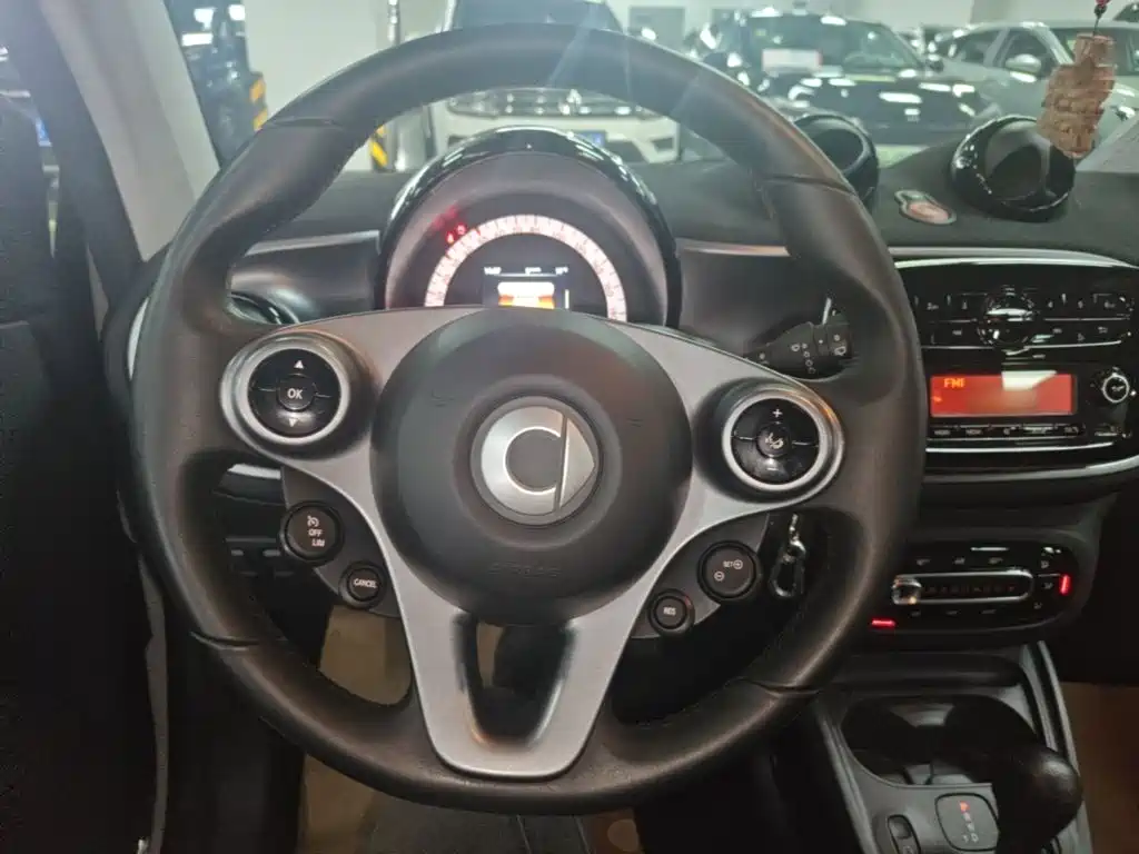 smart fortwo 2019 2019 0.9T 66kW Hardtop Wind Edition China VI