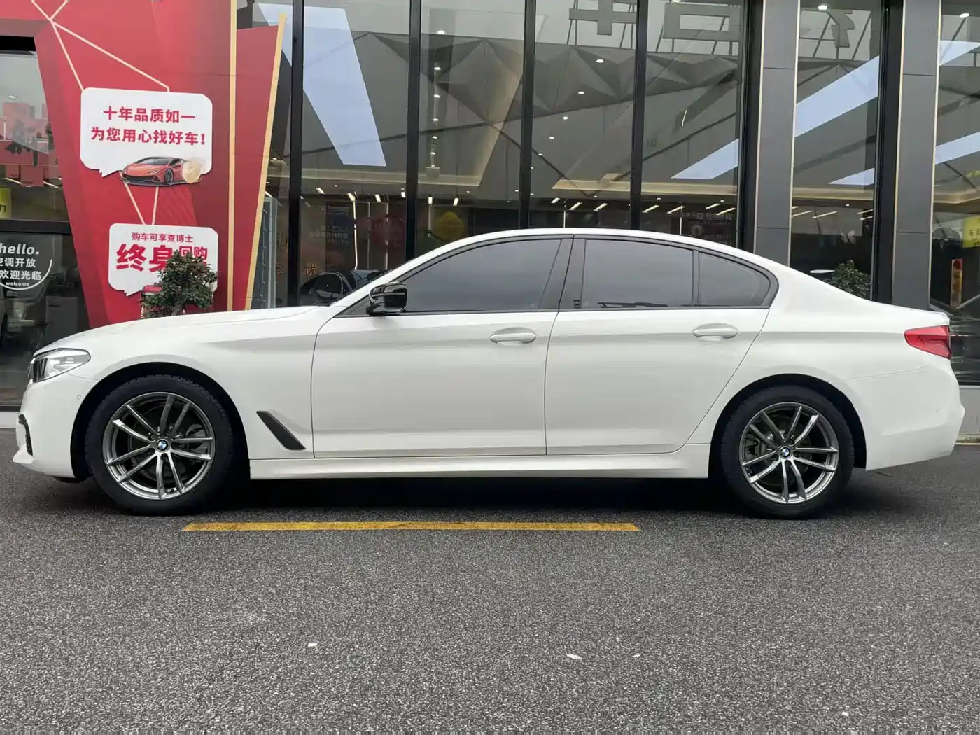 BMW 5 Series (Import) 2019 525i M Sport Package фото 6