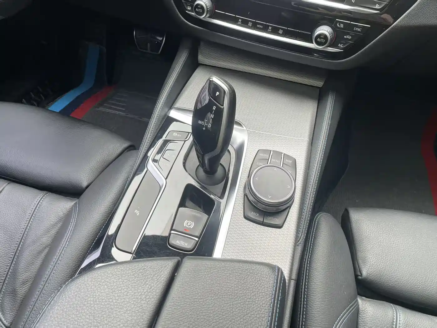BMW 5 Series (Import) 2019 525i M Sport Package фото 11