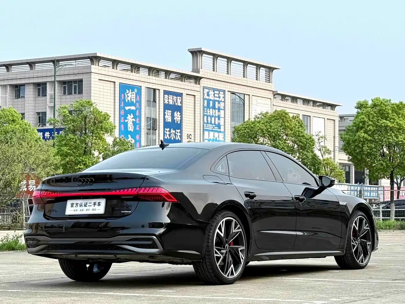 Audi A7L 2024 45 TFSI quattro S-line Black Warrior Edition фото 9