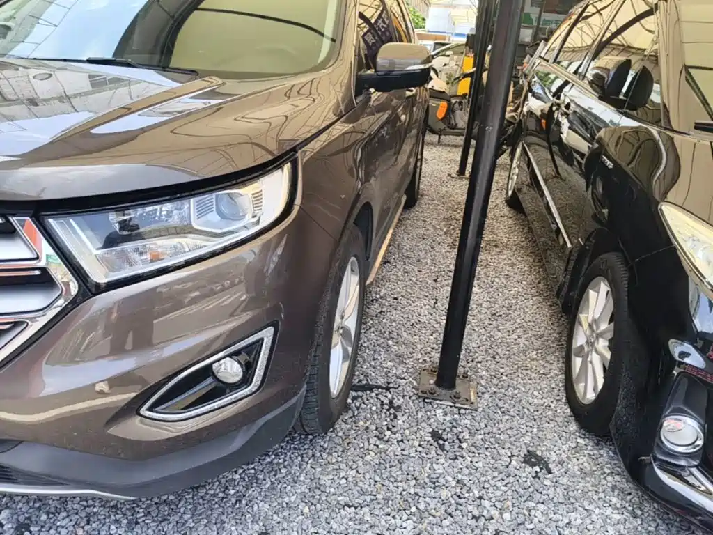 Фото 15 - Ford Edge