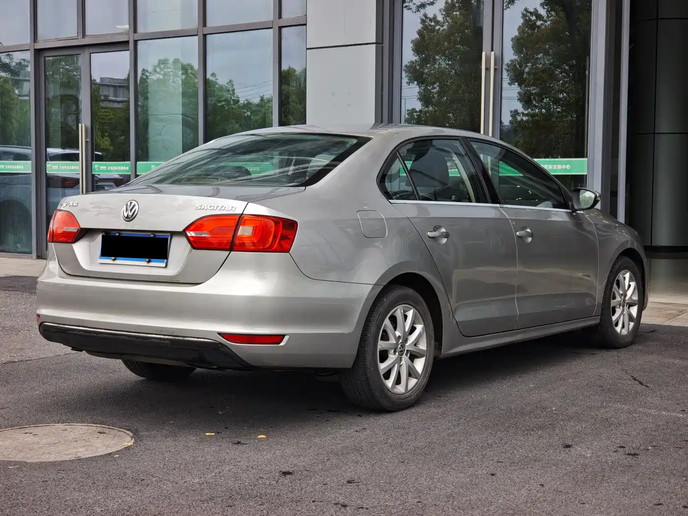 Volkswagen Sagitar 2012 Model 1.6L Manual Comfort фото 9