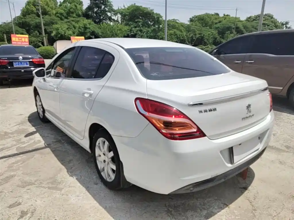 Peugeot 308 2014 Model Joy Edition Classic 1.6L Manual Superior Style фото 5