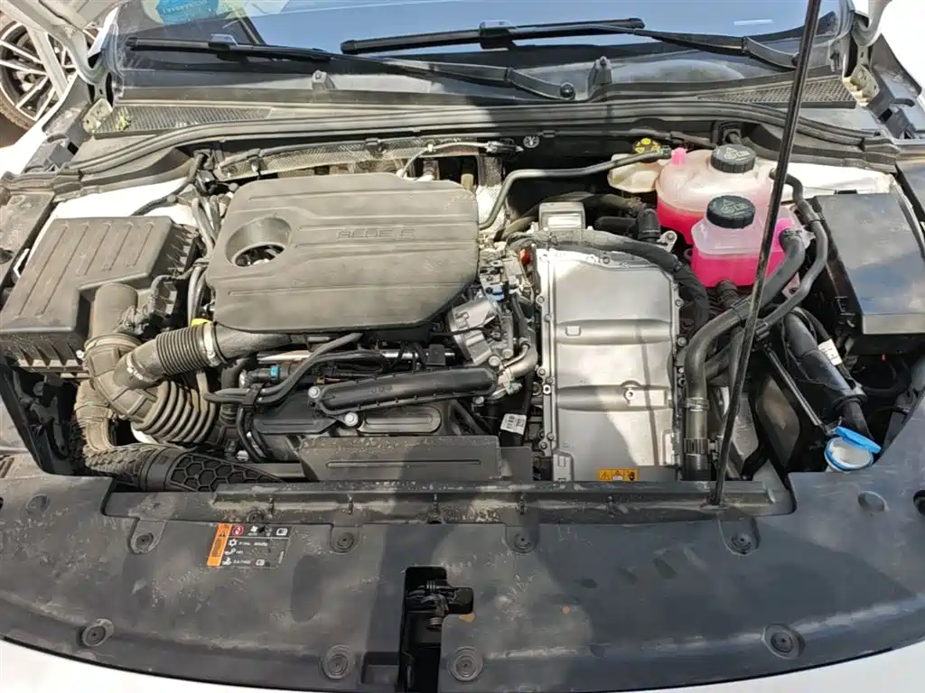 Roewe D7 2025 2025 DMH 125km World Champion Edition