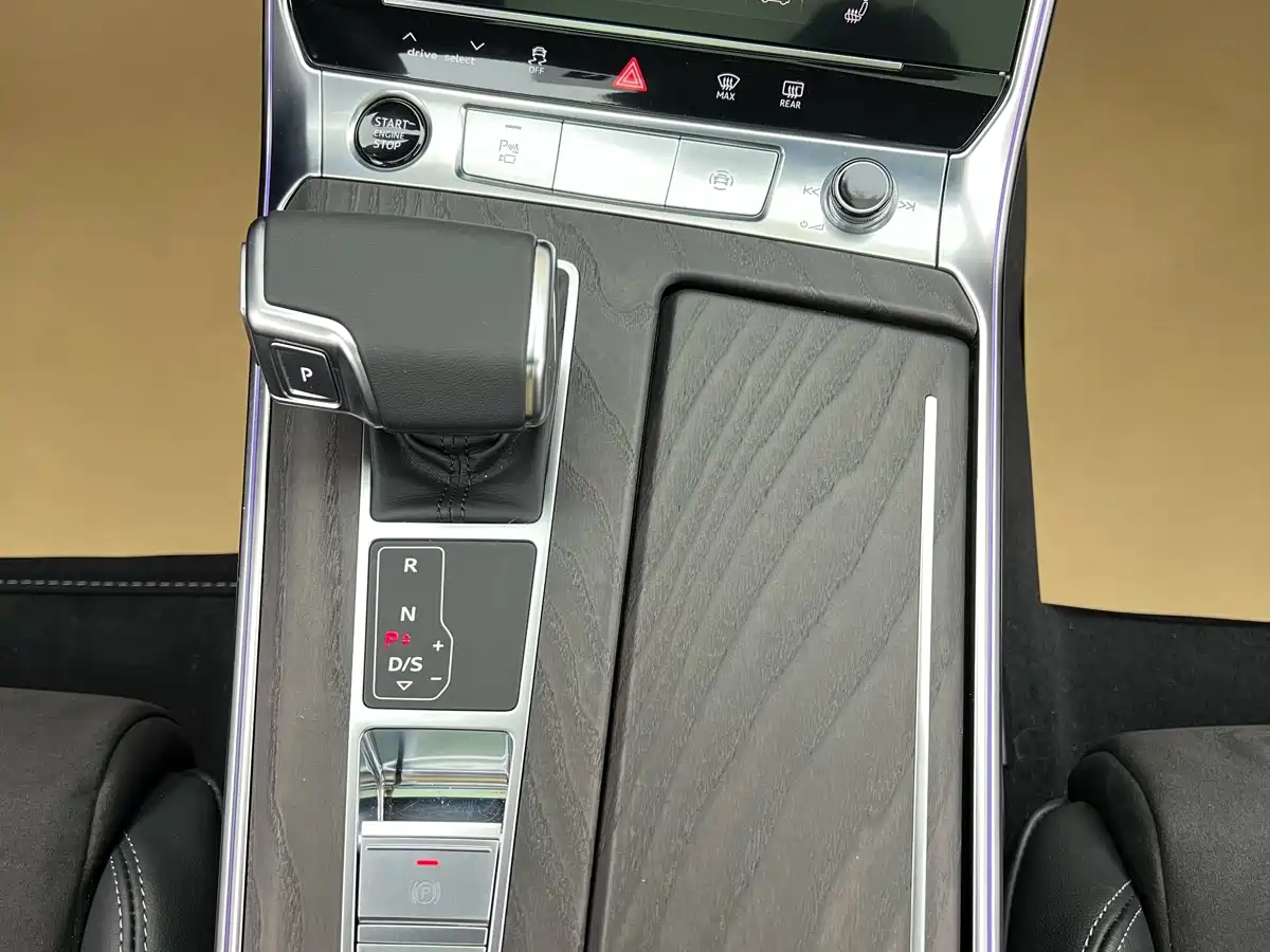 Audi A6L 2024 55 TFSI quattro Exclusive Dynamic фото 26