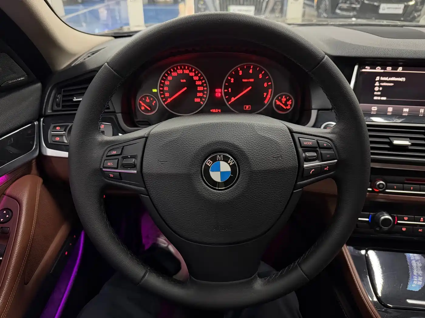 BMW 5 Series 2014 520Li Elegance фото 16
