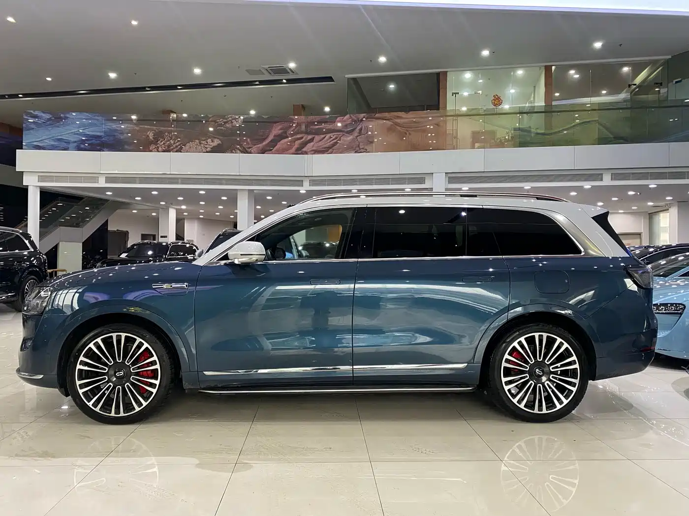 AITO Wenjie AITO M9 2024 Extended Range Ultra 42kWh 6-Seater фото 6