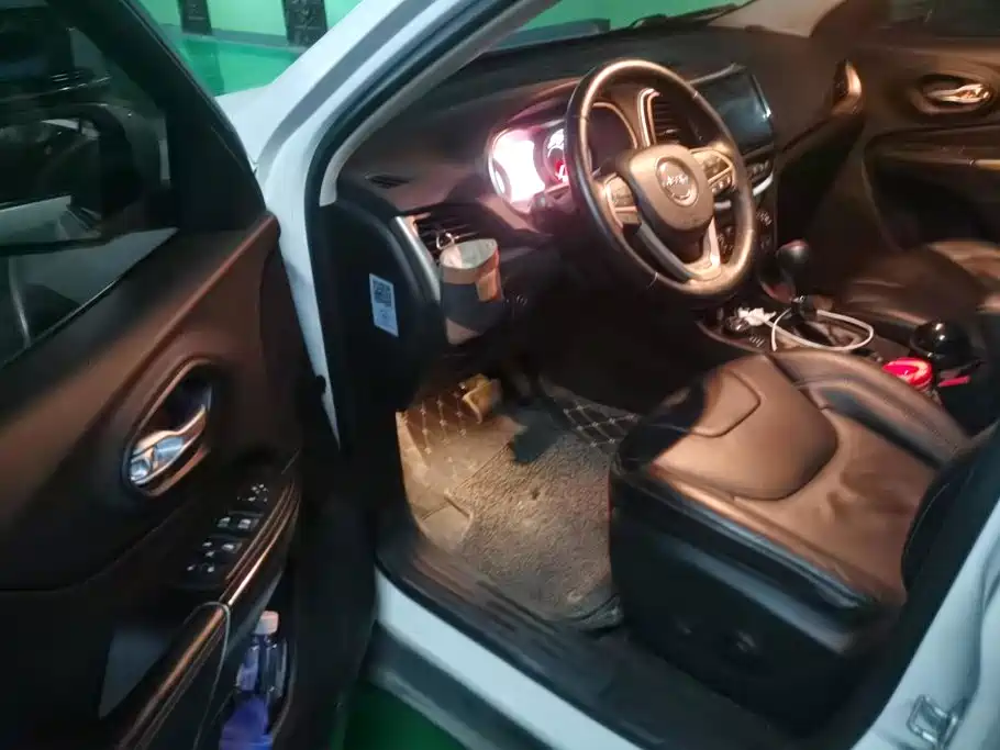Jeep Cherokee (Import) 2015 2014 2.4L Luxury