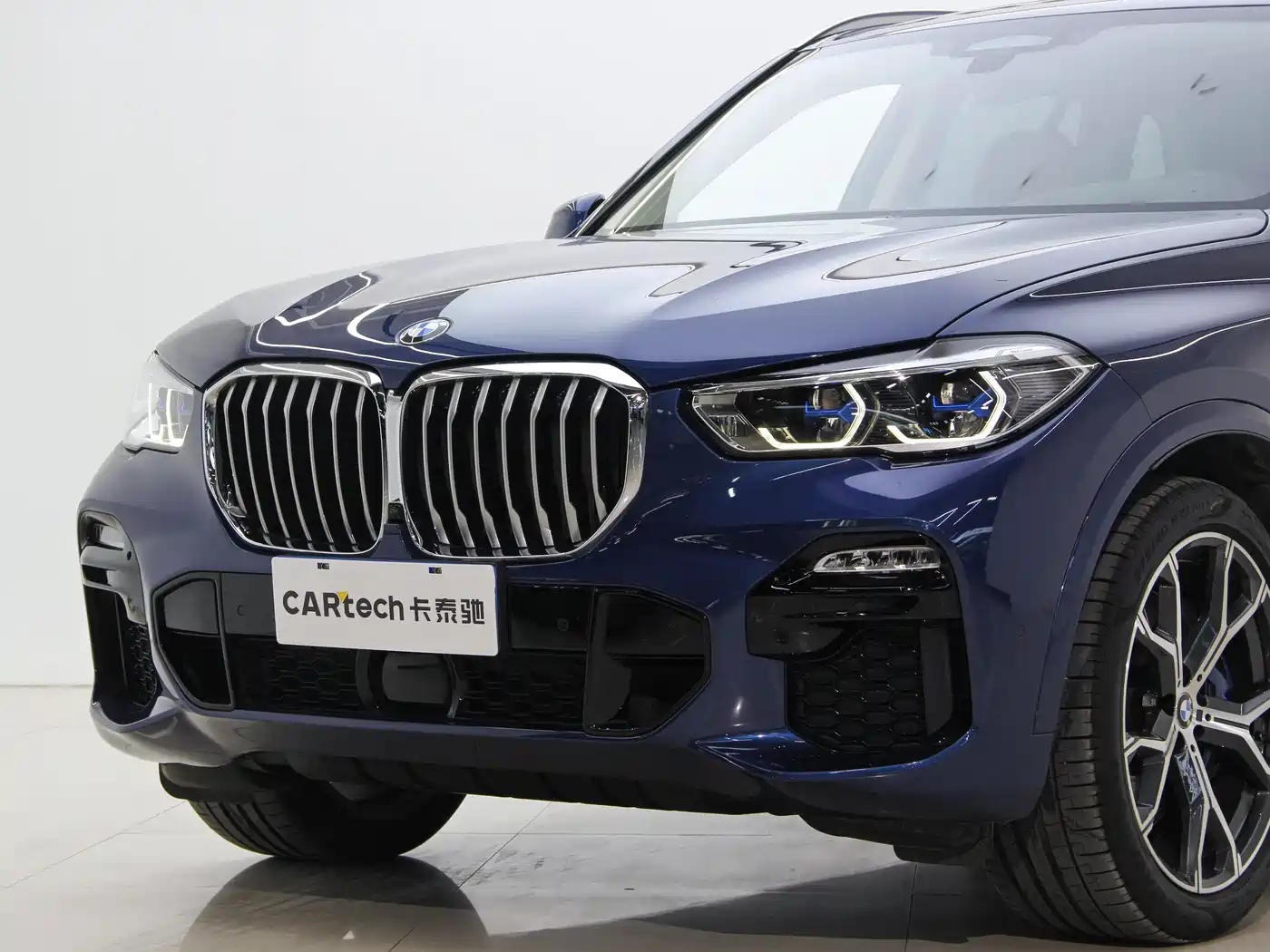 BMW X5 (Import) 2019 xDrive40i Exclusive M Sport Package фото 11