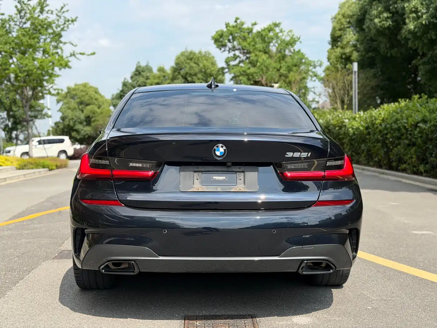 BMW 3 Series 2022 325Li M Sport Shadow Edition фото 11