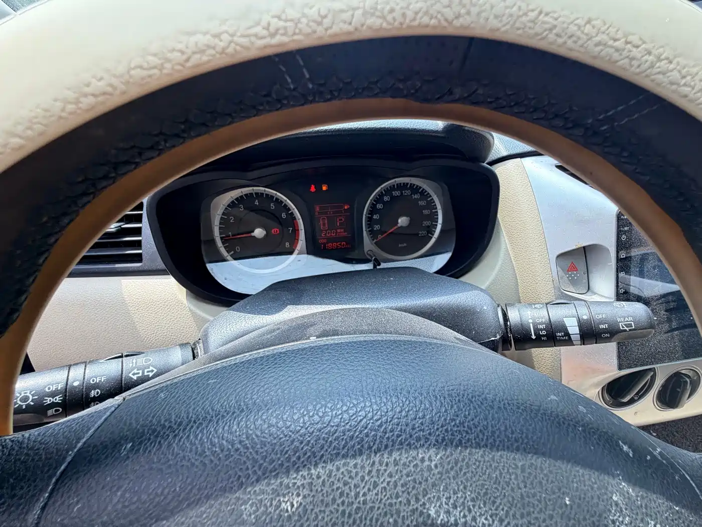 Venucia R50 2013 2013 1.6L Automatic Luxury Edition