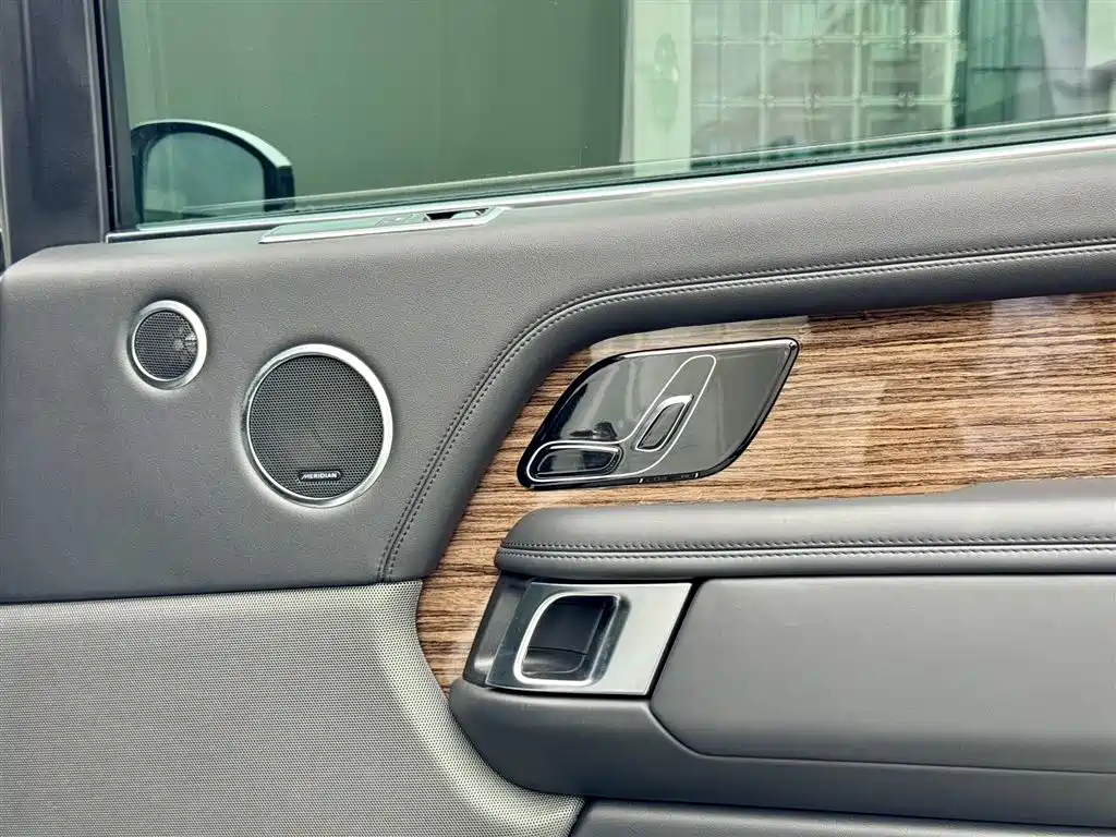 Land Rover Range Rover 2019 3.0 SC V6 Heritage Extended Edition фото 7