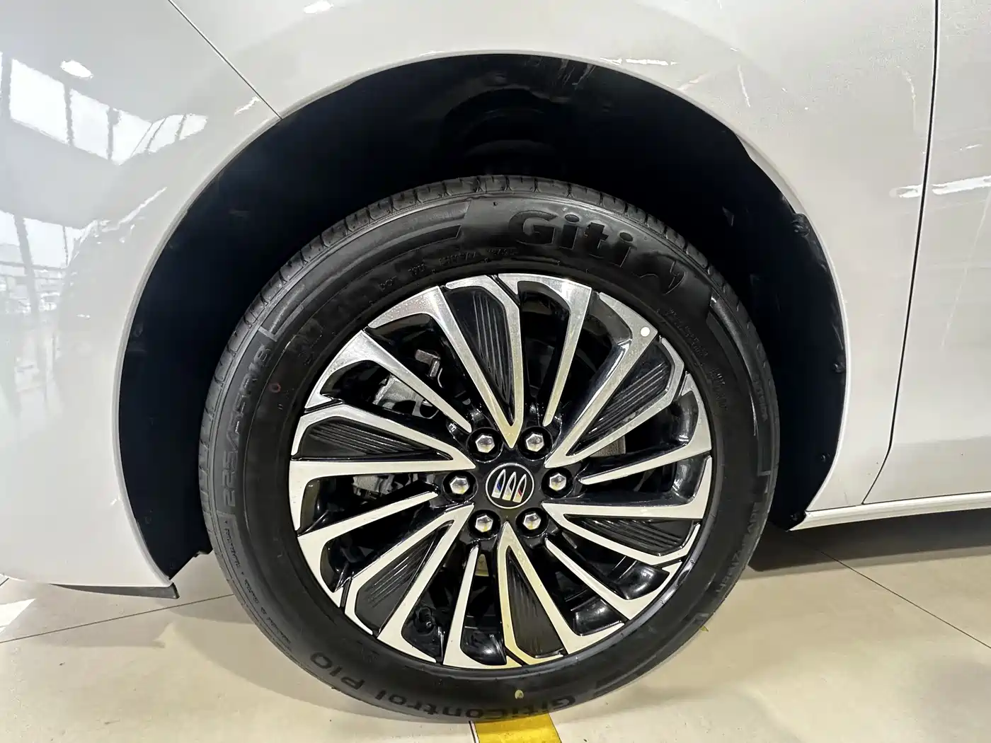 BUICK GL8 NEW ENERGY