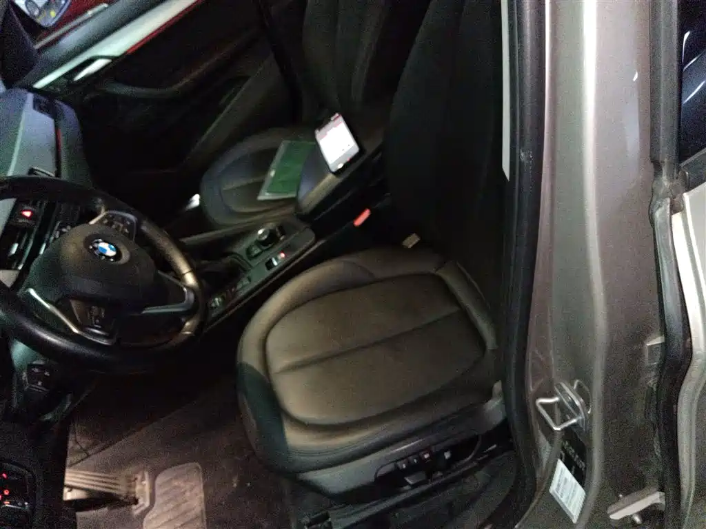 BMW X1 2016 sDrive18Li Premium Model фото 15