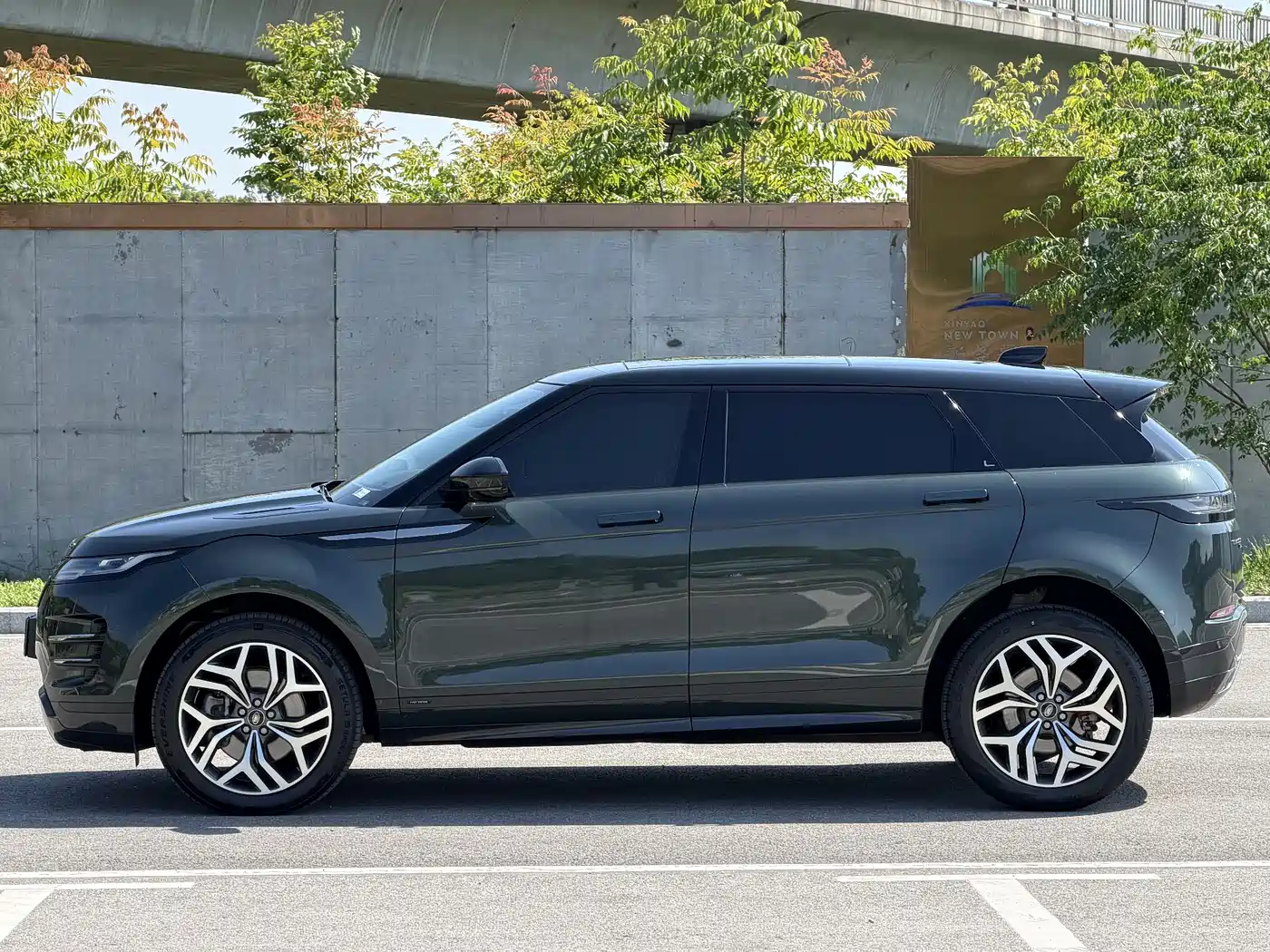 Land Rover Range Rover Evoque 2022 Range Rover Evoque L 249PS R-Dynamic Luxury Edition фото 17