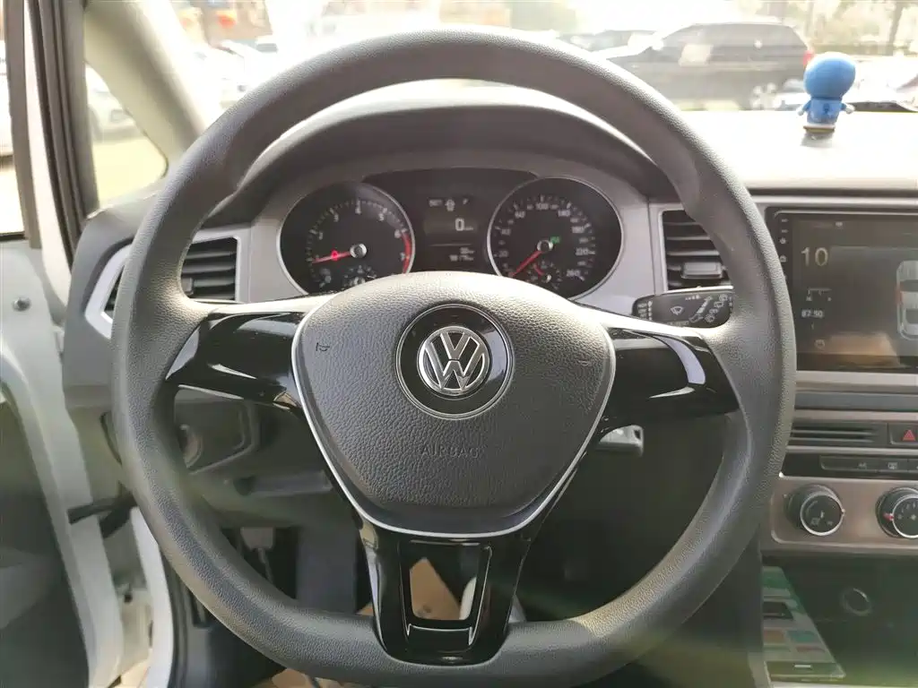 Volkswagen Golf Sportsvan 2018 1.6L Automatic Comfort фото 11