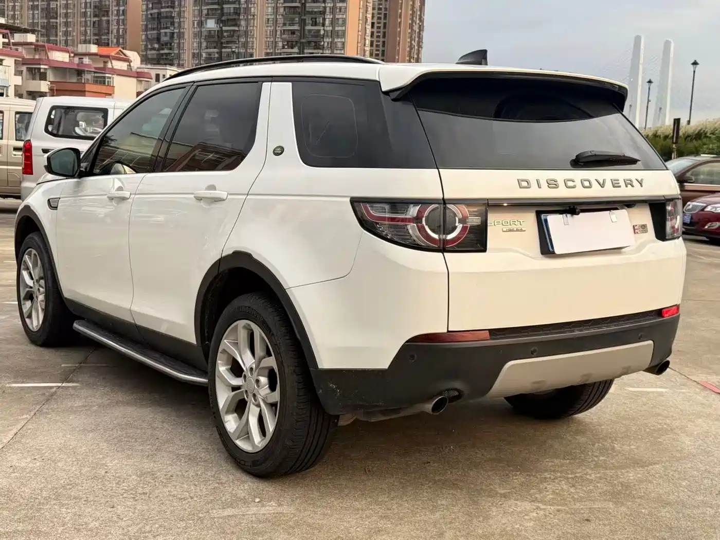 Land Rover Discovery Sport 2017 2.0T HSE фото 10