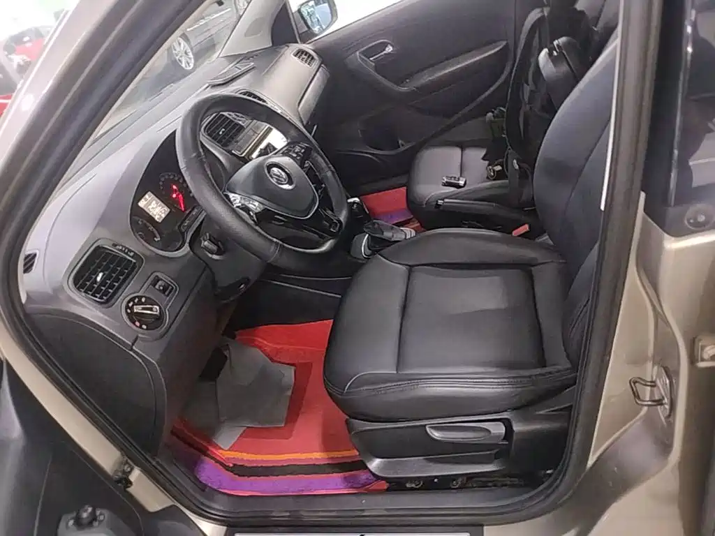 Фото 15 - Volkswagen Polo