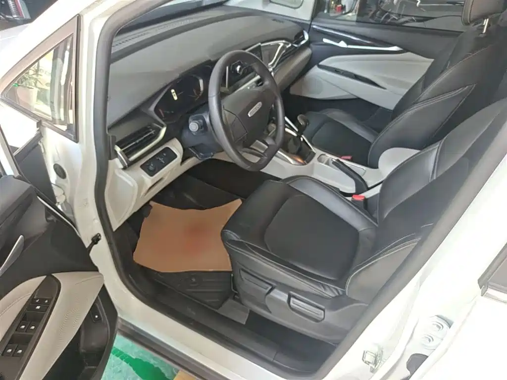 SAIC Maxus Maxus G50 2023 Model 1.5T Manual Joyride A фото 16