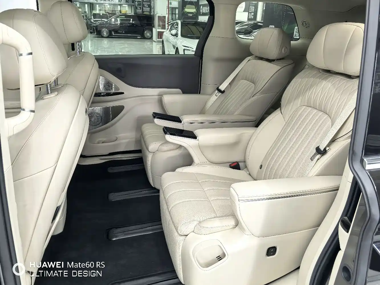 Voyah Auto Voyah Dreamer 2025 PHEV AWD Flagship Kunpeng Edition фото 12