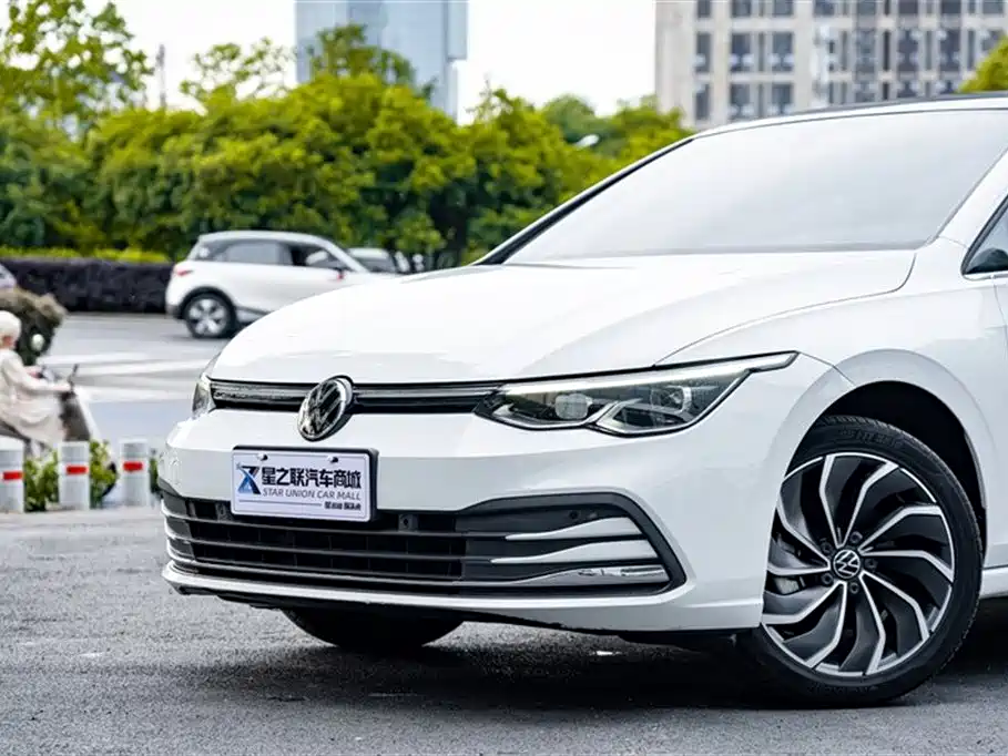 Volkswagen Golf 2021 200TSI DSG Pro фото 3